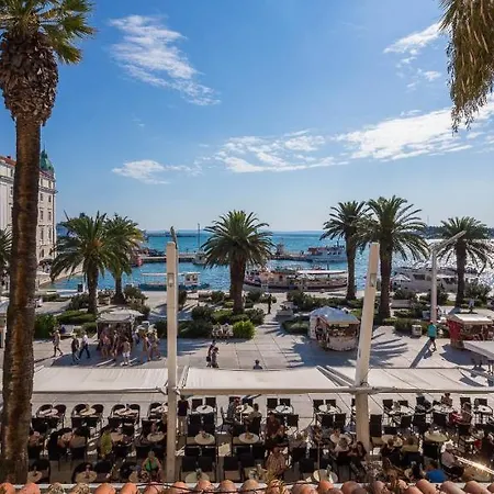 임페리얼 게스트하우스 4*