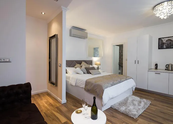 Imperial בית הארחה 4*